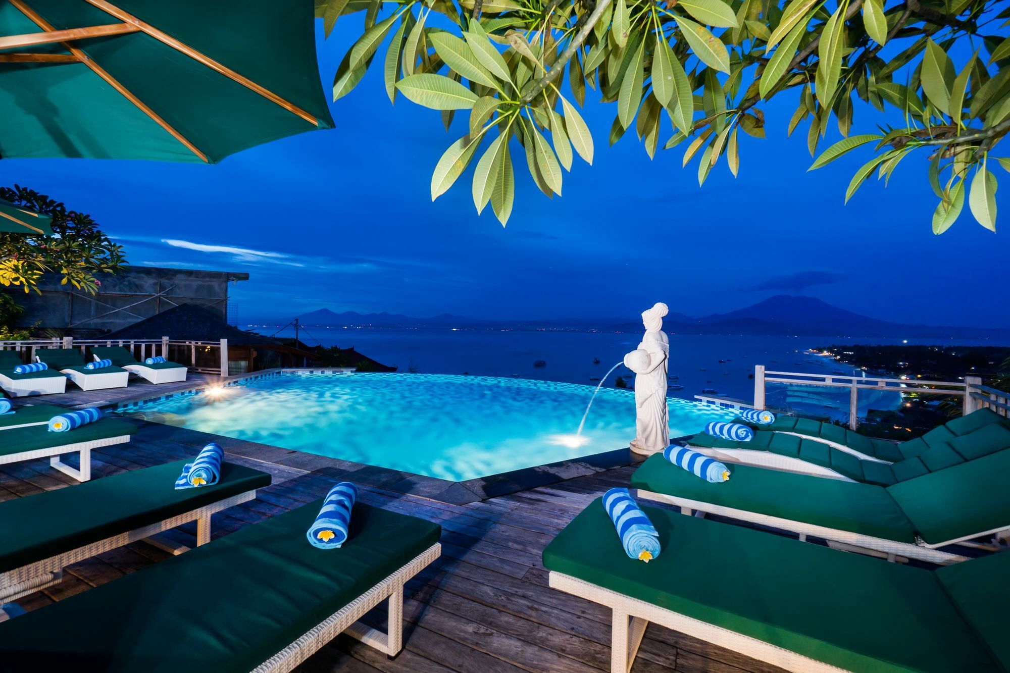 Jenggala Hill Hotel Нуса Лембонган Екстериор снимка