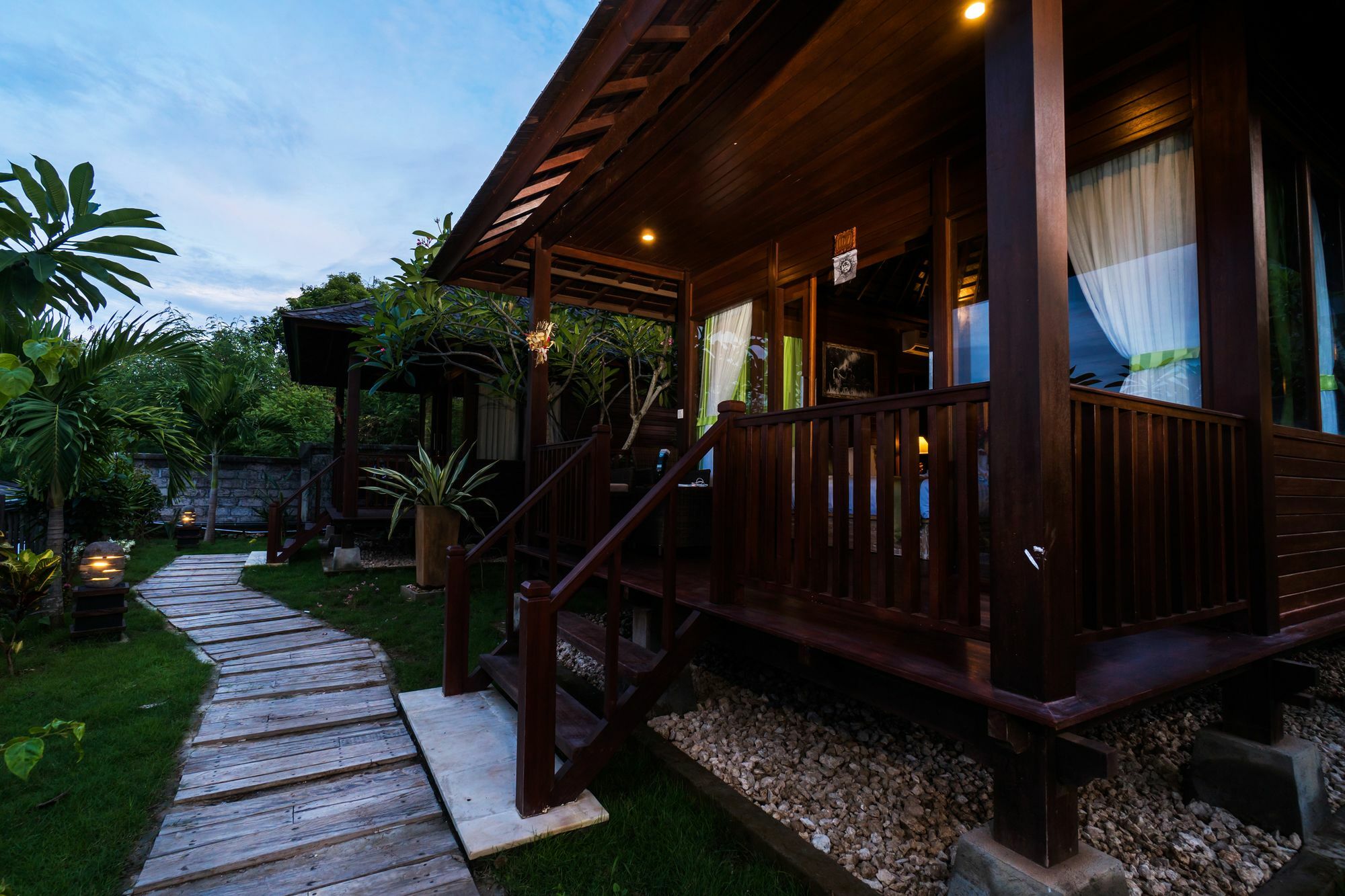 Jenggala Hill Hotel Нуса Лембонган Екстериор снимка