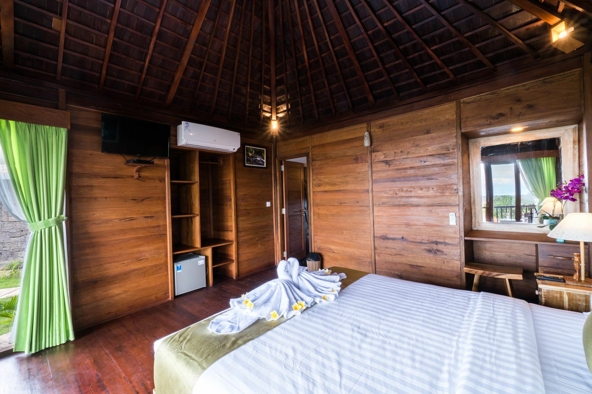 Jenggala Hill Hotel Нуса Лембонган Екстериор снимка